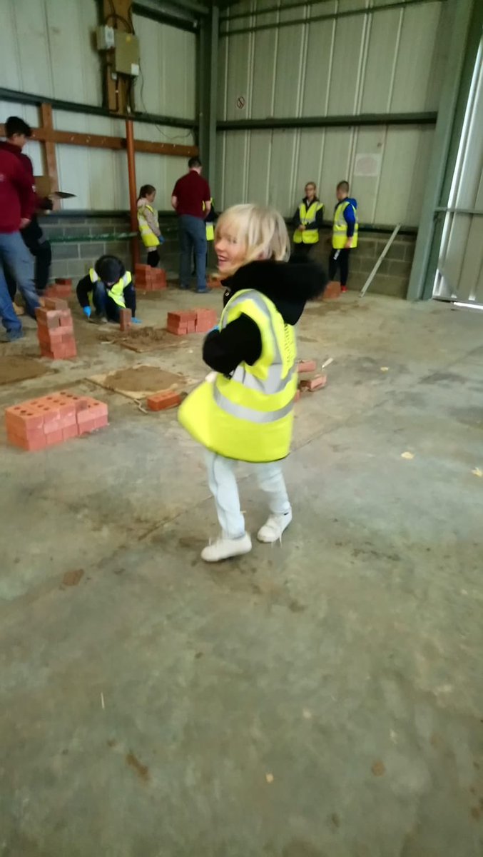 BainesCharles's tweet photo. Millie strutting her stuff in brick-laying! #construction2018 https://t.co/7rd7TbDeER