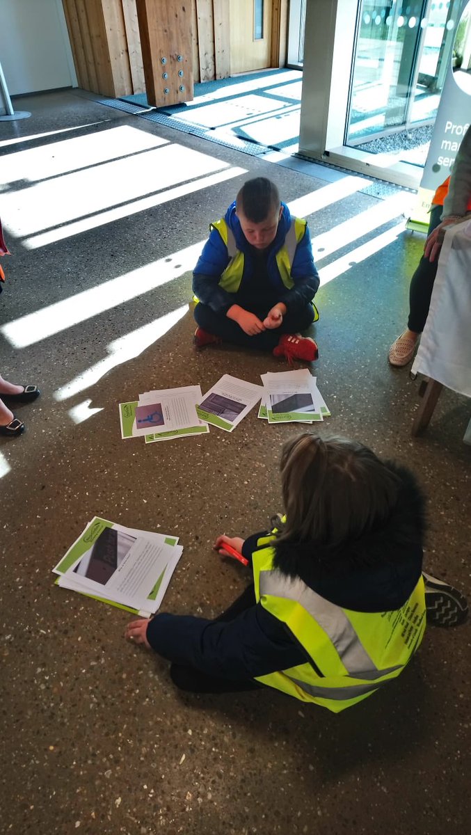 BainesCharles's tweet photo. Millie strutting her stuff in brick-laying! #construction2018 https://t.co/7rd7TbDeER