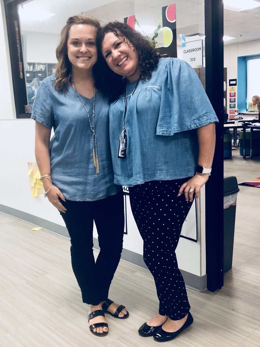 Hatten2nd's tweet photo. Twinning on accident #HATTEN2ELA https://t.co/BtW5dDInqX