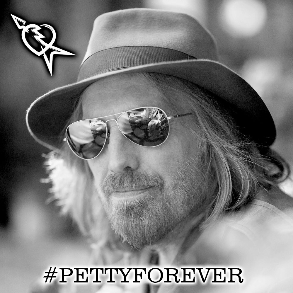 NightDriverDE's tweet photo. one year ago today... 💔 #pettyforever https://t.co/qQwIUe4caU