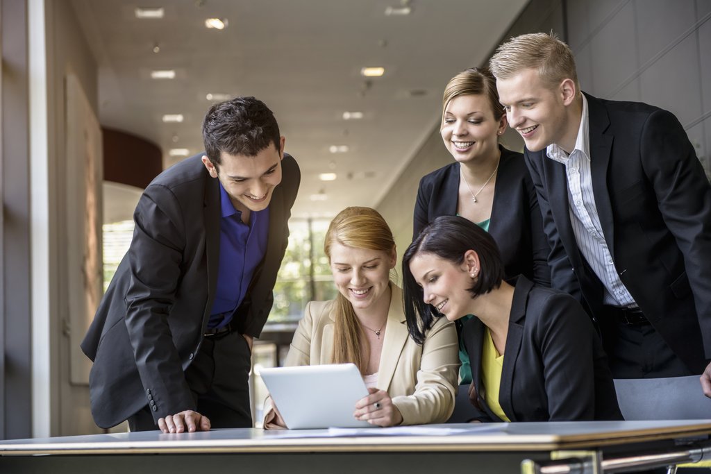 InsideTrackAuto's tweet image. We are looking to fill a variety of vacancies, including #automotive engineers, drivers, event staff, call centre operators and many more. Please take a look at our recent ones here bit.ly/2Ow9rZi #eventcareers