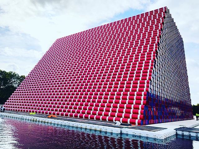 MarcUrselli's tweet photo. #TheMastaba art installation by #Christo and #Jeanne-Claude in @HydePark #SerpentineLake https://t.co/cmEK7RTryf https://t.co/32U8PB5SIC