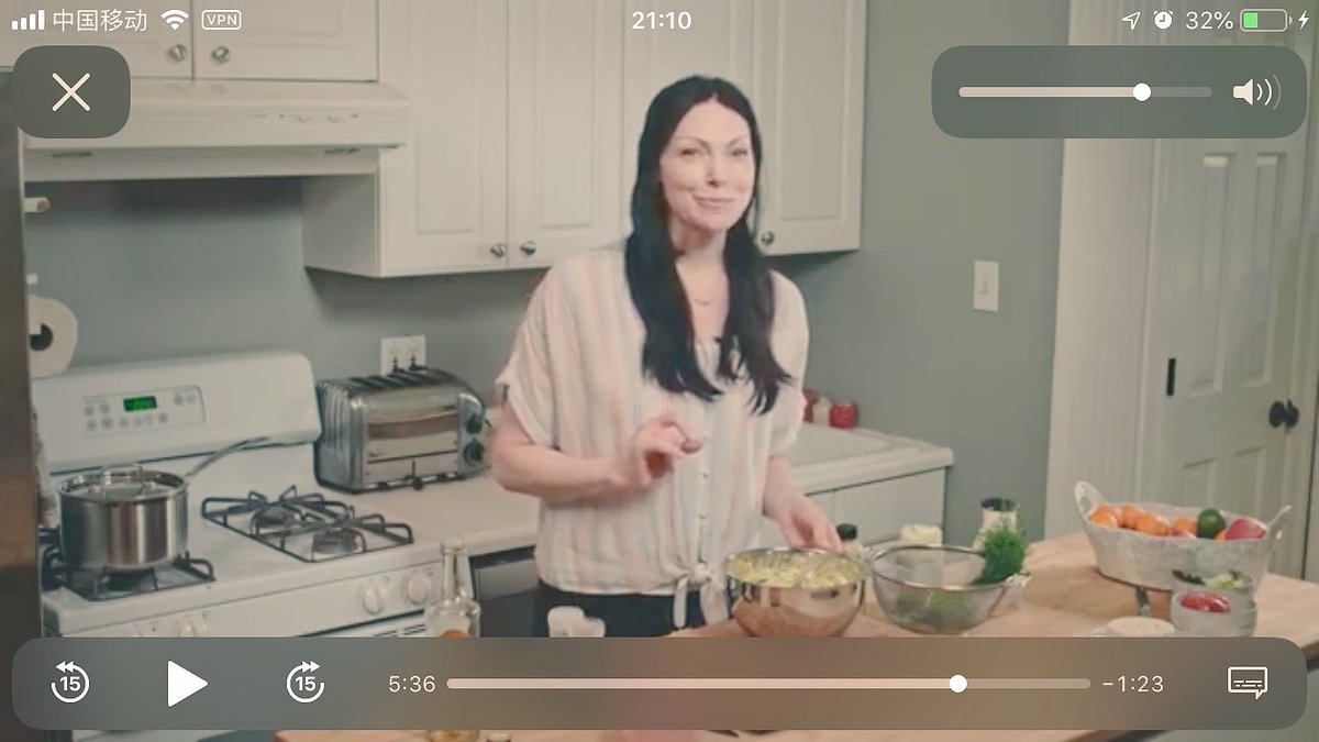 see_fool's tweet photo. Hi Laura @LauraPrepon , thanks for the video I got some #perfectyellow hard boiled 🥚! Here’s my question, why don’t you chop the eggs inside the bowl instead of on the chop board? It could be easier I suppose🤔well, the noise may be a little bit annoying tho 🤪🤪🤪THX! https://t.co/aUTbPq4Rtu