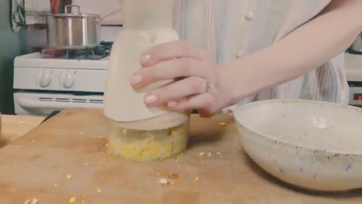 see_fool's tweet photo. Hi Laura @LauraPrepon , thanks for the video I got some #perfectyellow hard boiled 🥚! Here’s my question, why don’t you chop the eggs inside the bowl instead of on the chop board? It could be easier I suppose🤔well, the noise may be a little bit annoying tho 🤪🤪🤪THX! https://t.co/aUTbPq4Rtu