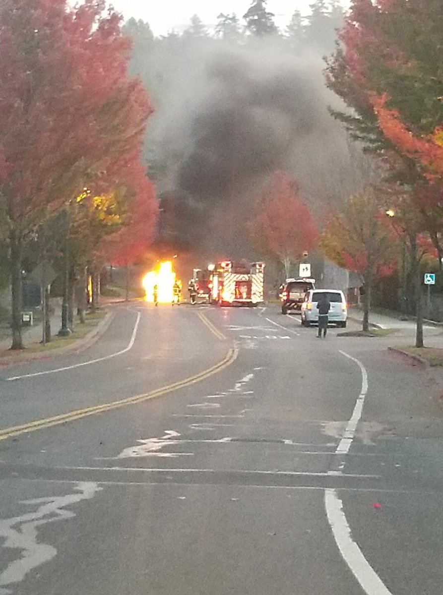victoriabuzzes's tweet photo. Fire crews on scene of a vehicle fire outside View Royal Elementary on Helmcken Road. Expect heavy delays in the area. #yyjtraffic photo by Carmen Galligos https://t.co/KKwiXaavvL