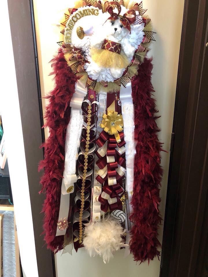 AubenMoreno's tweet photo. Need a mum/garter for homecoming?! @TCHSTalon HOCO will be here before you know it!!!! Call me today to order yours! 
This is a mum we did for Central and a garter we did for Keller! You won’t be disappointed. 
Don’t wait call today!!!! 
#homecoming https://t.co/P75QX7kFLR