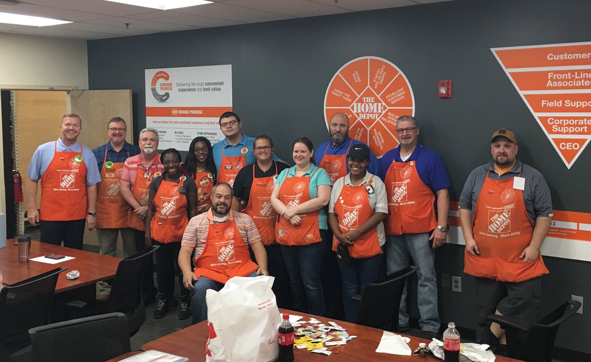 HDEMikeHarrison's tweet photo. Awesome morning at Valdosta Store 140.  Thanks ⁦@PeteLayne1⁩ for hosting #greendotnation and #pickmefirst ⁦@HD_adamo⁩ ⁦@KelliTawney⁩ ⁦@RichTempelman⁩ ⁦@DougBischoffDSM⁩ ⁦@Aadne8⁩ https://t.co/eI4vUrKcHM