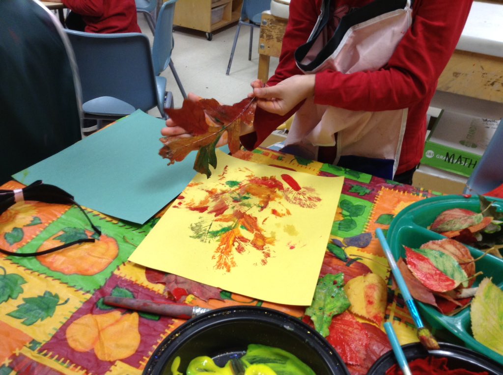 MarniStoch's tweet image. Fall, leaves and fun 🍂🍁🍃 @ThornwoodPS