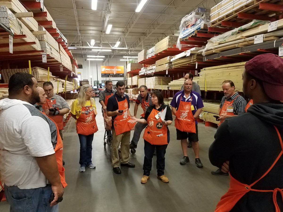 maria_gianos's tweet photo. Our Pro DS Patty leads a PK during our morning meeting #learning https://t.co/i96y8lCkkI