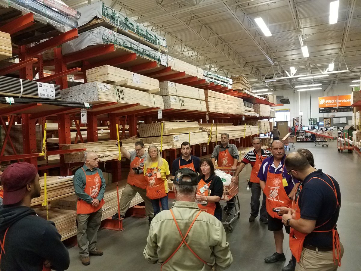 maria_gianos's tweet photo. Our Pro DS Patty leads a PK during our morning meeting #learning https://t.co/i96y8lCkkI