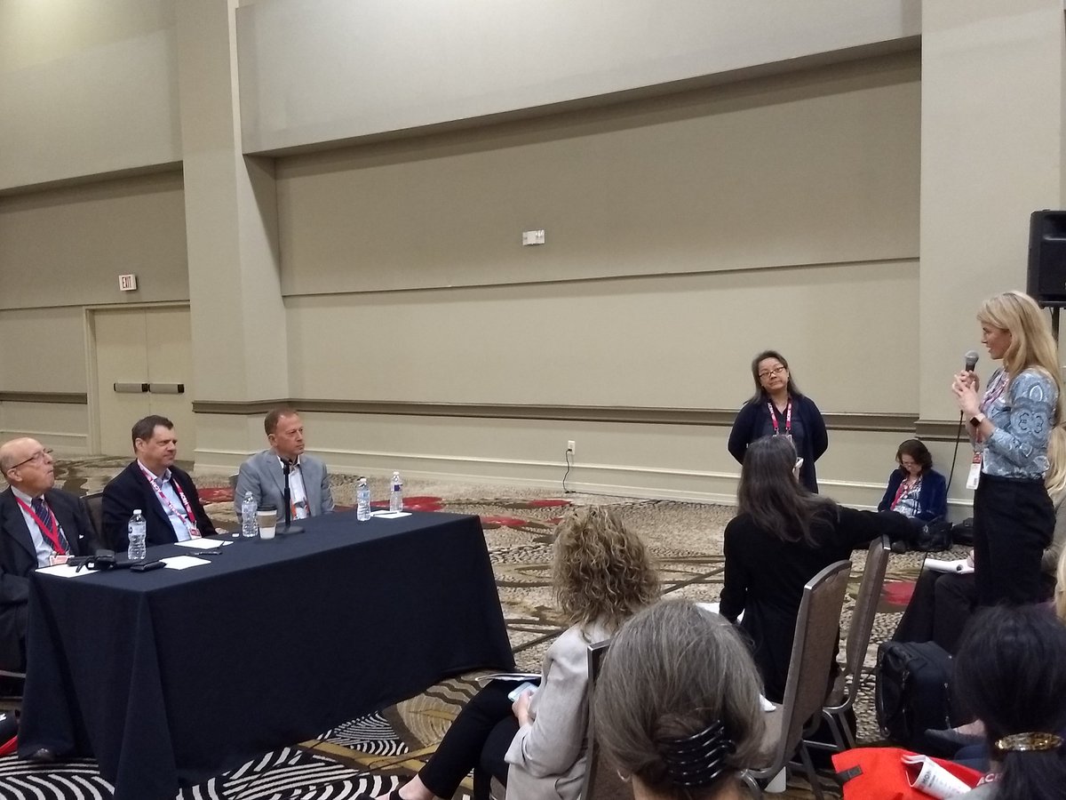 swchan85's tweet photo. Informative session @ ACRM Chat with the Experts with #PaulLehrer #RobertCohen #DavidShurtleff #ACRM2018 #biofeedback #neuroferdback #NCCIH #CIRM https://t.co/1FSuWsiyTr