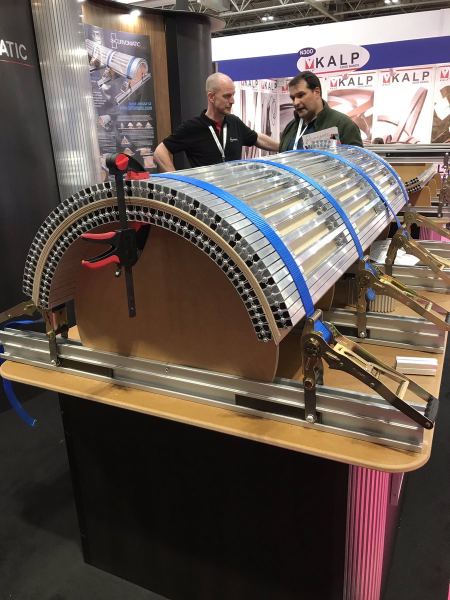 Sagetech_Mach's tweet photo. Stumbled across this amazing and innovative product. @curvomatic are exhibiting this curve forming system to take the expense and waste out of curving panels. @w_exhibition #curvedwood #curvingwood #curvomatic #woodworking #woodworkdesign #woodtools #tooling #furnituredesign https://t.co/xSOvTt0Z3H