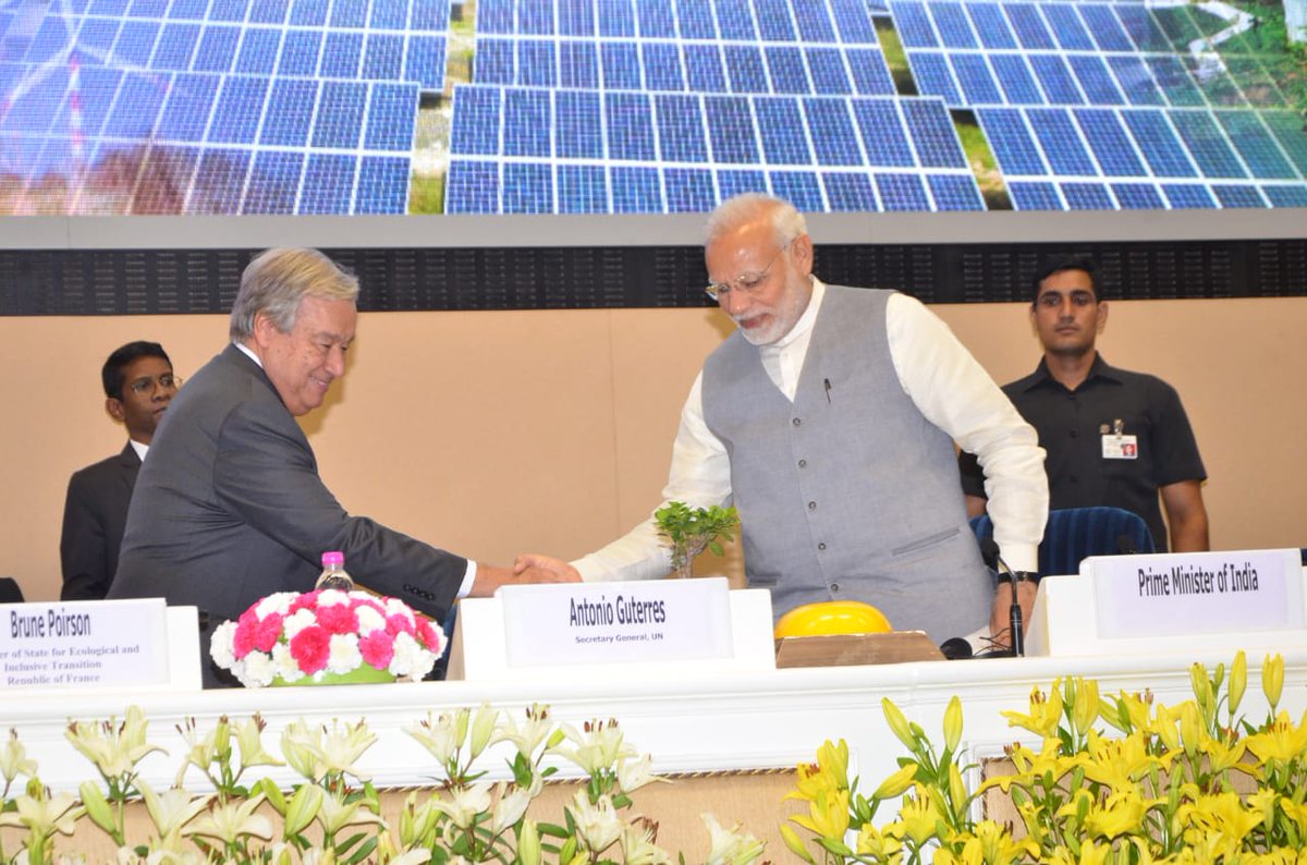 antonioguterres's tweet photo. Solar energy is an indispensable tool for #ClimateAction; it represents a powerful means of meeting our target of universal access to modern energy. Happy to attend the first assembly of the International Solar Alliance.
https://t.co/AaUVgelQXr https://t.co/JxNyvEskV1