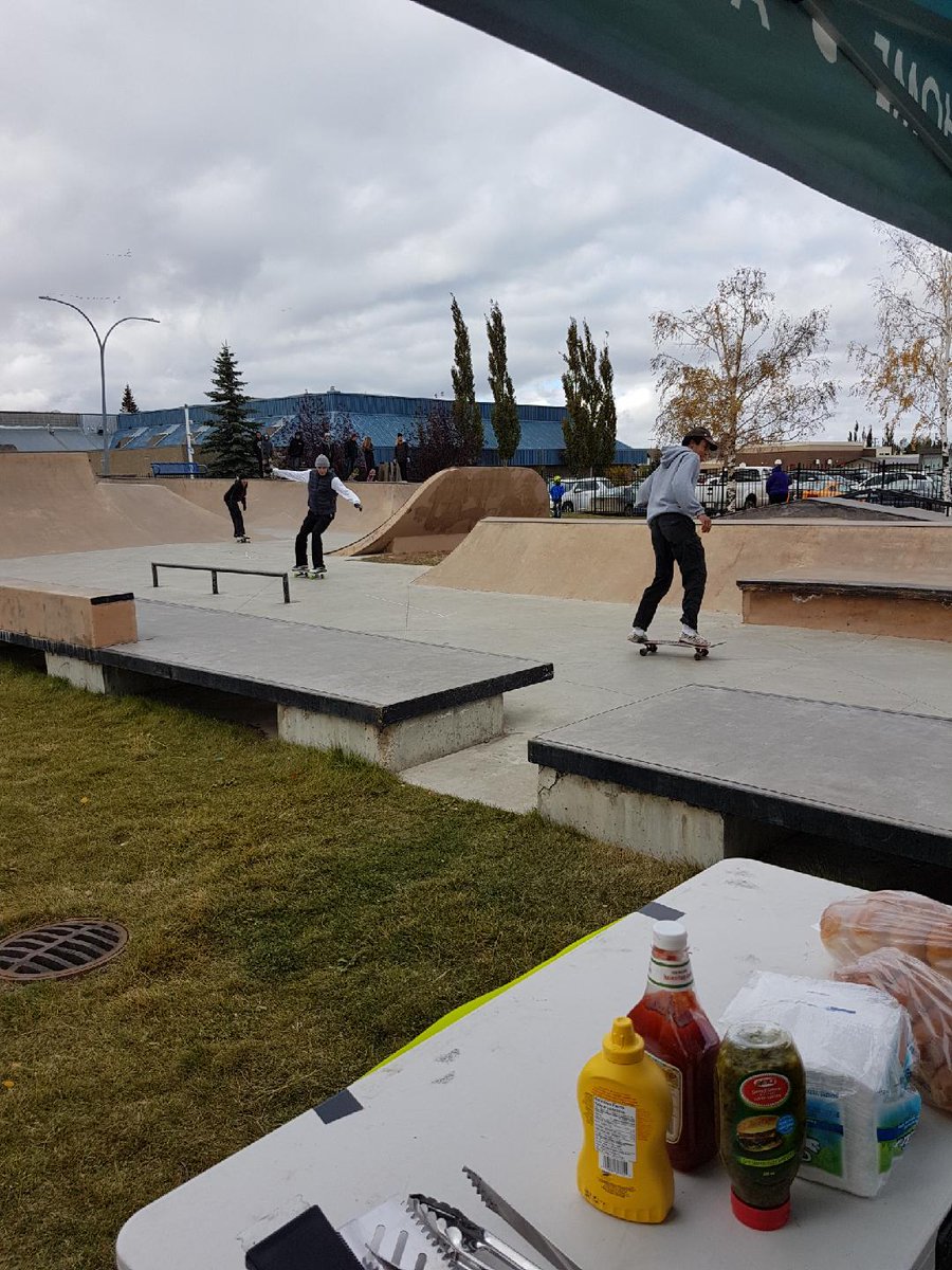 Lakestone_Ins's tweet photo. A few photos from the Mi Casa Su Casa event Saturday! This was a fundraiser event for Incline Industries and Lakestone Insurance Brokers was a proud sponsor! Thanks to everyone who came out! #skatecommunity #sylvanlake https://t.co/rFDgXG79jN