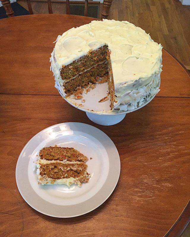 HonestOctober's tweet image. From @melaniecrissey
・・・
This past Thursday I had a dream that I was making a cake that was both a carrot cake and a coconut cake, so last night I made my dream come true, and this morning I had carrot-coconut cake for breakfast. The frosting turned … ift.tt/2zLuv5P