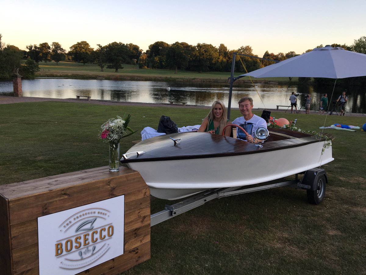 bosecco's tweet photo. @CopaFizz @FDNWHour @SmoothiePR @OfficialRHOCH Hi guys! Thanks for the mention. It was the first episode of this series, think it was a few weeks back now. @rachellugo5 and her husband were having a chat in our boat. #FDNWHOUR https://t.co/PTPcr99Cli