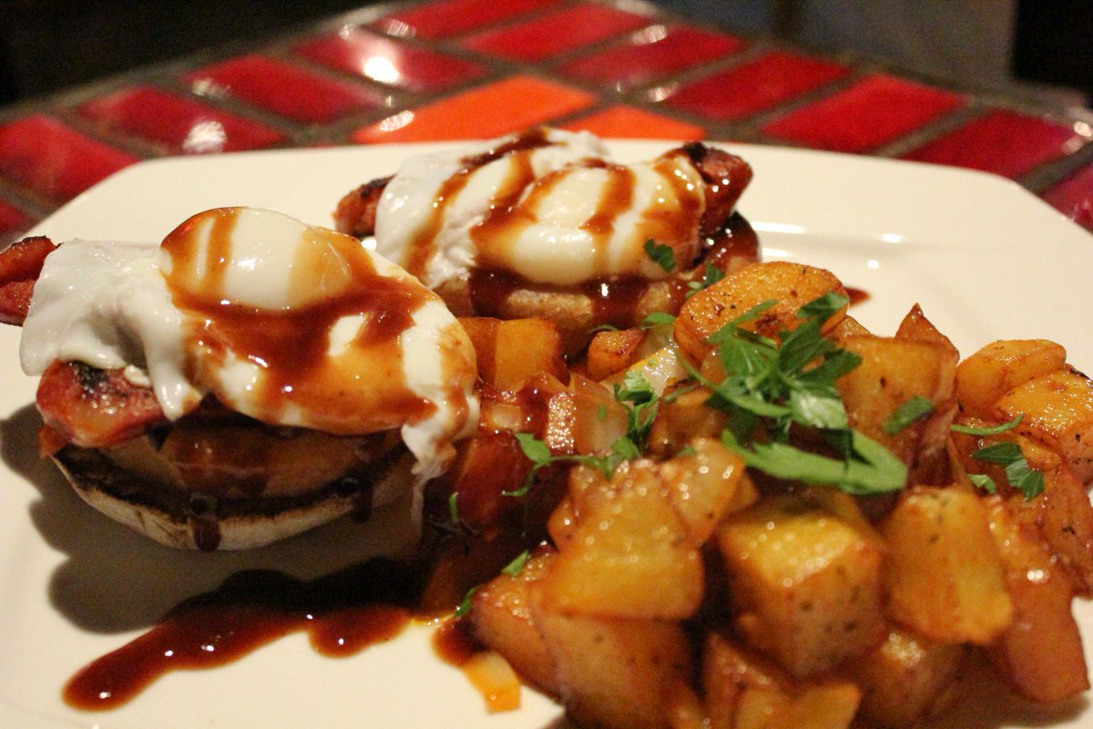 hellkitchlounge's tweet photo. Hungry? Stop by Hell's Kitchen Lounge with friends and enjoy dinner tonight. What will you be ordering? ๐ด
#hellskitchenlounge #newark #nj #getweird #newarknj #happyhour #drinkspecials #brickcity #fridaynightdanceparty #burlesque #liveshow #lunchspecials #lunch #dinner #foodie https://t.co/XGCbmjrbUb