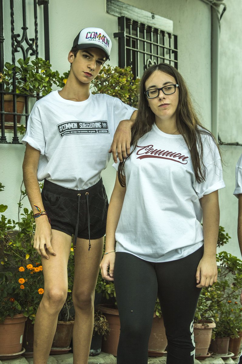 COMMONSCLOTHING's tweet image. ¿Qué os parecen nuestras camis logo 4.0 y 6.0? Unos de nuestros últimos diseños ya disponibles en nuestra webshop. commonsuburbanclothing.com 
JUNTOS NOS HAREMOS GRANDES. BE COMMON!