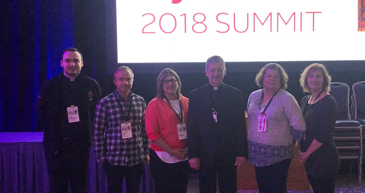 FrTomByrne's tweet photo. Our Chicago seminarians in third and fourth theology with their teaching parishes at the Renew My Church Summit @MundeleinSem @archchicago https://t.co/K59ENeVdcR