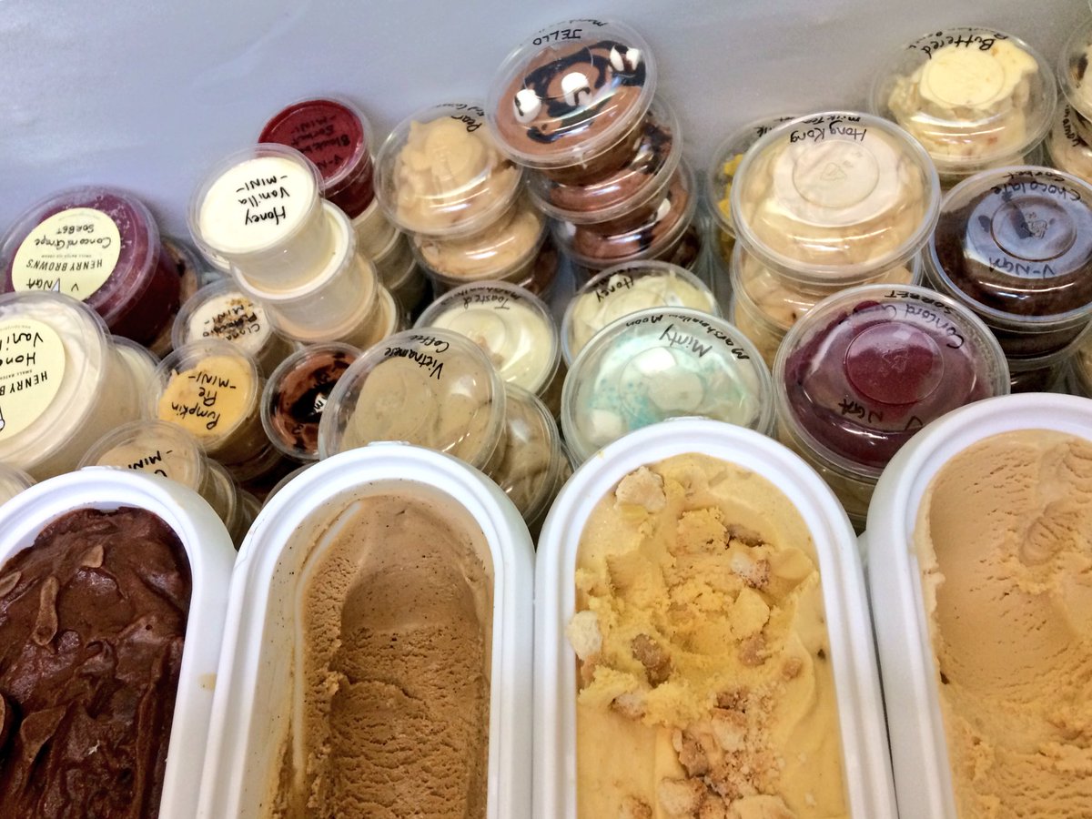 smallbatchice's tweet image. Enjoy a scoop on the go or grab a cup to enjoy at home when you’re all cozy and warm!!  #henrybrowns #hamontfood #hamont #hamonticecream #smallbatchicecream #fromscratch #eatlocal #icecream #realdairy #fairtrade #organic #sorbet #WhatsNotToLove @hamontmarket @whynterllc
