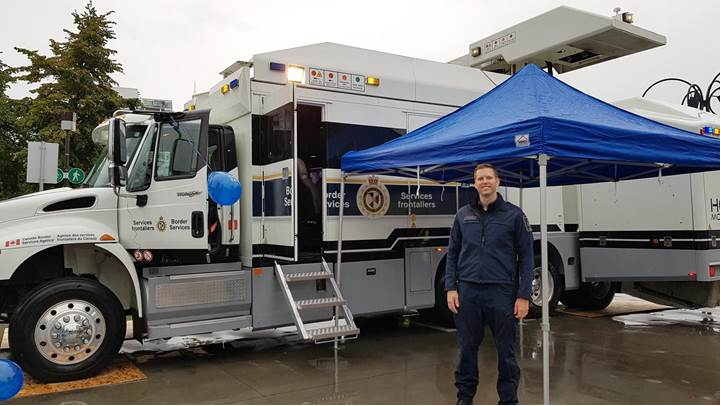CanBorderPAC's tweet photo. We were at @scienceworldca for #FirstRespondersWeekend, showing everyone how #CBSA uses cutting-edge #technology to secure our borders and protect #Canada #innovation #science! https://t.co/3EvuAwhuvr