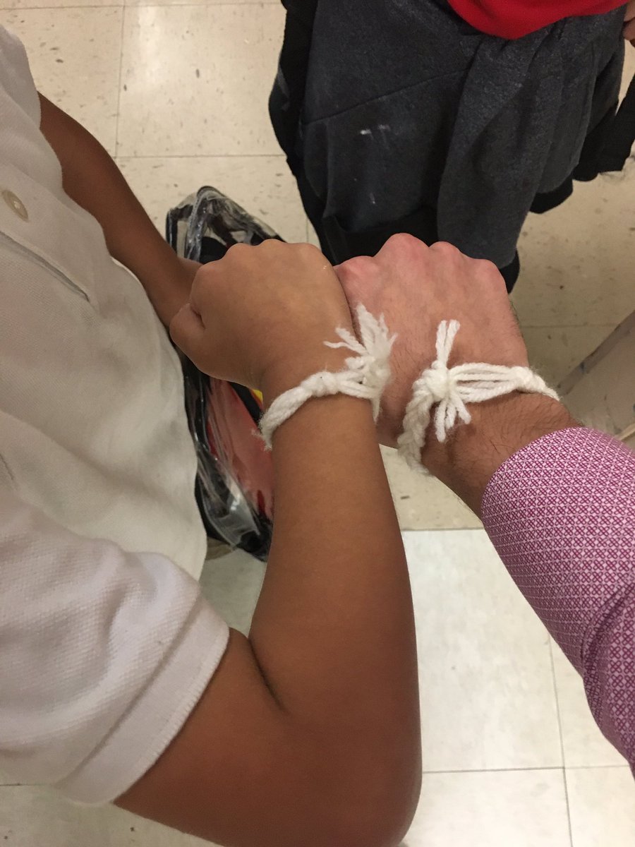 ortizteach's tweet image. Today this little first grader approached me and said Mr. Ortiz I got you a present. He gives me an envelope and says it’s a friendship bracelet. I’m part of his friend circle now lol 😃 #BuildingRelationshipsMatter #KidsDeserveIt #PushItToTheNextLevel #ThePughway