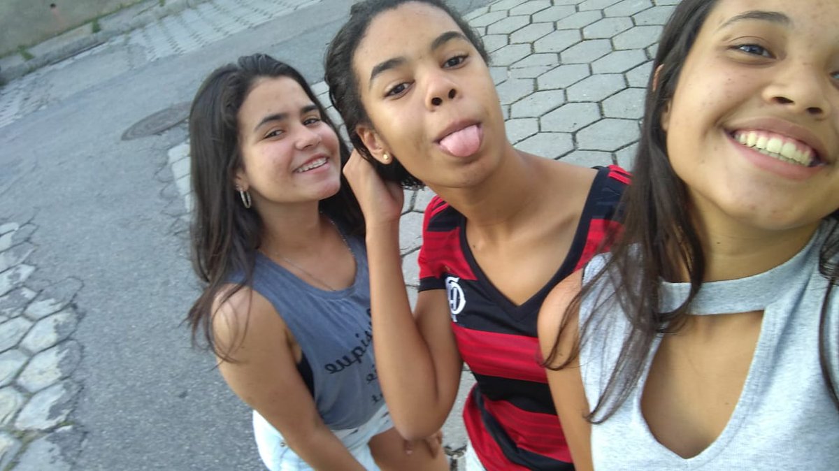 xaxaiateacher's tweet image. Matar aula pra estudar já começa lá no ensino fundamental.. não tá fácil pra ngm #naojulgo #euamo #nerds