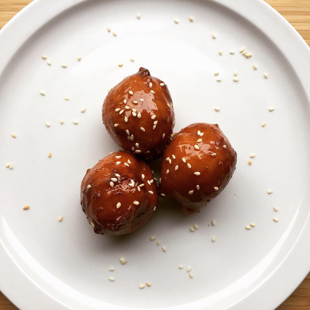 Buds! We have Maple Miso Donuts waiting for you! What other desserts would you like to see, hmmm?? #yyj #yyjfood #yyjeats #eatlocal #pang
