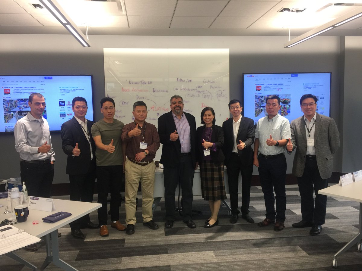PManchanda_'s tweet photo. Very happy to participate in the 2nd iteration of @MichiganRoss Exec Ed - https://t.co/brrYL2a44r program on the Auto industry, discussing the customer journey in digital & platform markets. Thx to #MSKrishnan #RichardOlson #DavidHung #ThayaRowe #Shelly #Maggie @MelanieWBarnett https://t.co/FuciHgYe0o