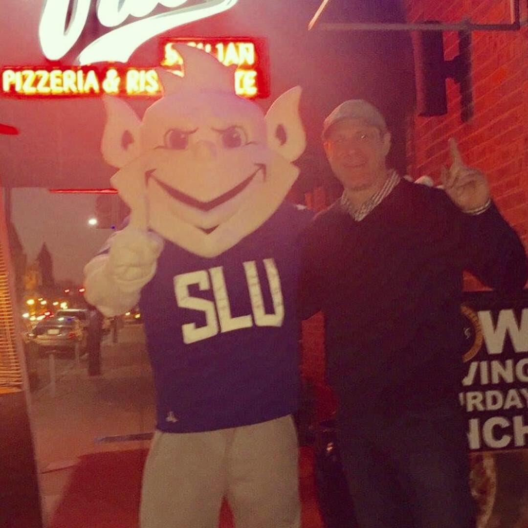 Vito's Pizzeria tweet media