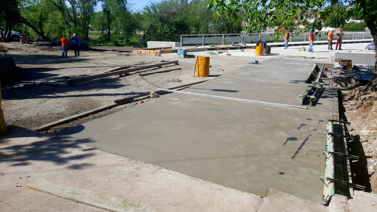 La calle Gral.Cabrera comienza a unirse al puente...