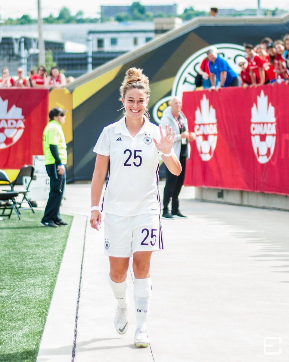 evaouphoto's tweet photo. no better way to tweet my first HQ’s than with photos from one of my craziest experiences and favourite days ever ❤️🇨🇦 https://t.co/5mVg5wOSRu