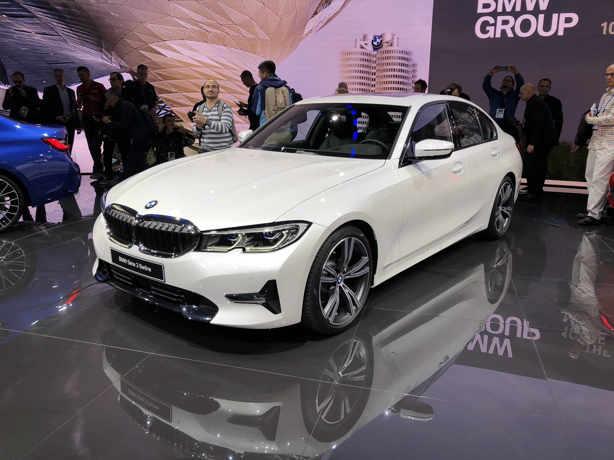 cars_pixels's tweet photo. @BMW dominates the #ParisMotorShow
#BMW #BMW3Series #BMWZ4
#CarsInPixels https://t.co/aK3oc7Jw3R
