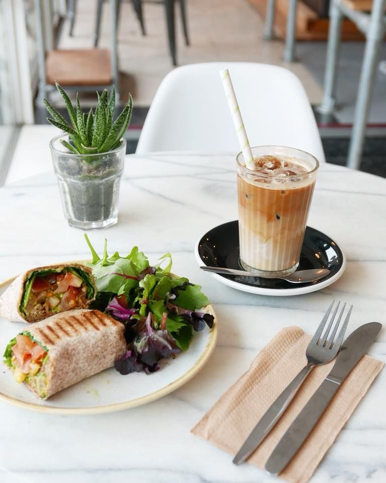 #WorldVegetarianDay and we have listed our top 5 vegetarian places to eat in #Winchester. @RawberryUK @thestable @coffeelabuk1 
buff.ly/2IApOyM
#vegan #veganfood #VegetarianDay #winchesterfood #lovewinchester #winchestershot #newtrends #ukfoodbreak