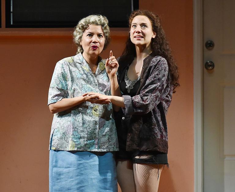 Yale Rep new play ‘El Huracán’ casts eye on revenge, forgiveness dlvr.it/Qm4cHQ