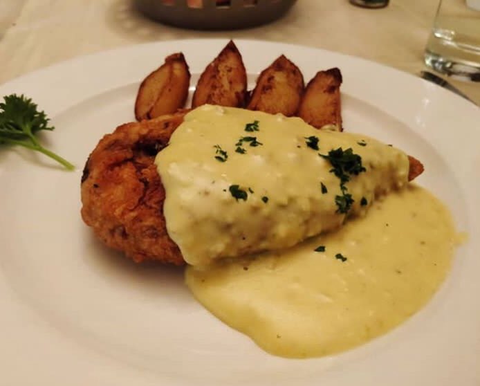 You can’t live a full life on an empty stomach😋😋
.
In the photo - Chicken Abel at Arthur’s Theme, Koregoan Park
.
📸 : @saurabh_mehendale at <a href="/ArthursThemePUN/">ArthursThemePUNE</a> 
.
#continental #arthursthemepune
#thepunefoodie