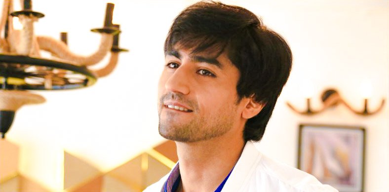 slouchpotatow's tweet photo. My weak heart wasn't ready to afford the overflowing cuteness😩The first pic tho😍Look at this sweetheart I'm loving him more&amp;more w each day passing😍He needs to stop else Ive to call the cops for killing us w his AWWDORABLENESS😏
#Bepannaah #icanthelp #goodluckonbearingmycap 😌 https://t.co/IFQG7OwDNO