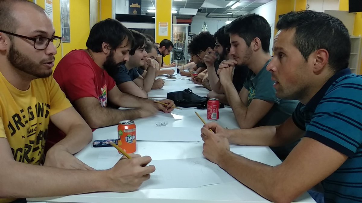 FreeKtime_GVR's tweet photo. Tardes de aprendizaje y socialización en FreeKTime con el curso de #EntornosVirtuales ofrecido por @JuventudCT. https://t.co/PfEchobCry