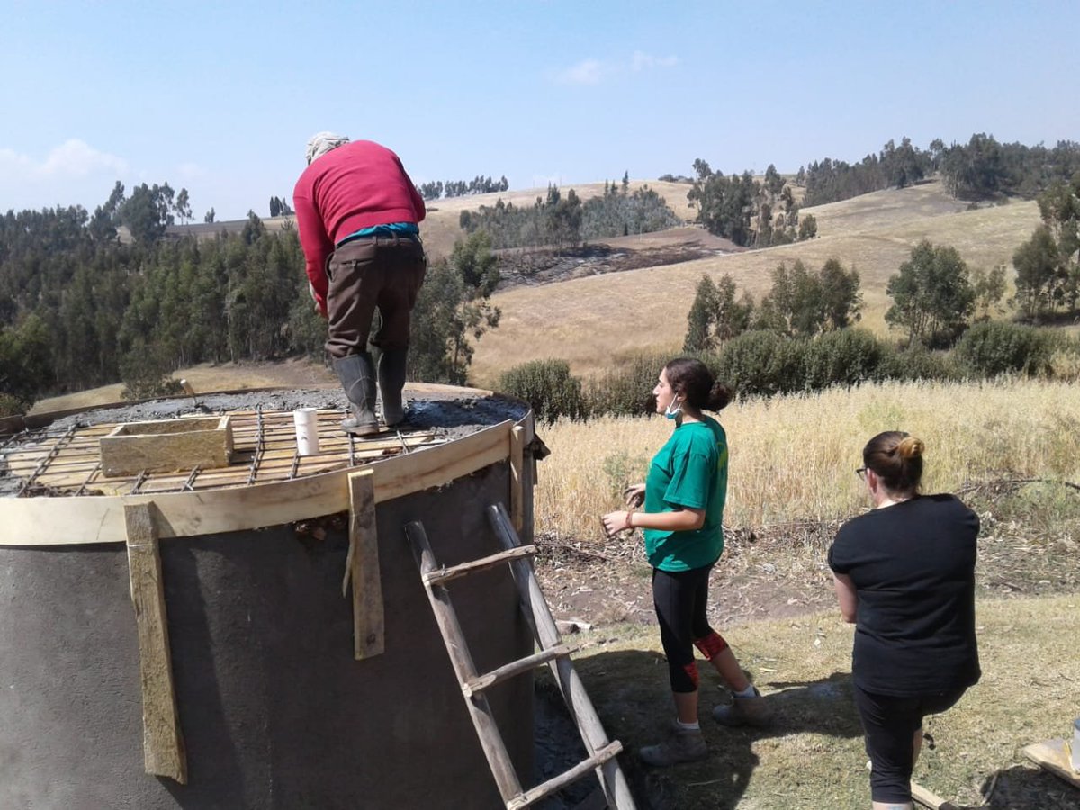 CampEcuador's tweet photo. #GapVolunteers have  finished the project, water tank is done!! 👏👌Here we have another #happycommunity😀 , thanks girls!! #DoSomethingAmazing #CampsEffect @CampsInt https://t.co/ZO4N6NhmY2