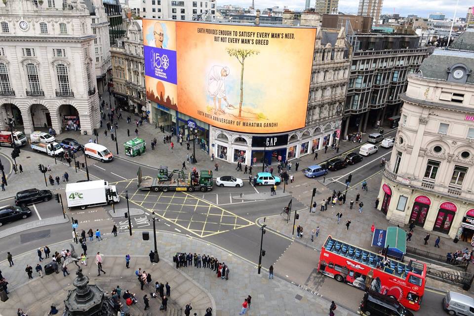 HCI_London's tweet photo. High Commission of India projected a video on a big screen at the iconic Piccadilly Circus in London, for an hour exclusively. The spectacular projection showcased messages and discourses of Mahatma Gandhi.
#Bapu@150
#Gandhi@150
#Gandhi150

Ministry of External Affairs https://t.co/HKI7u8zSAC