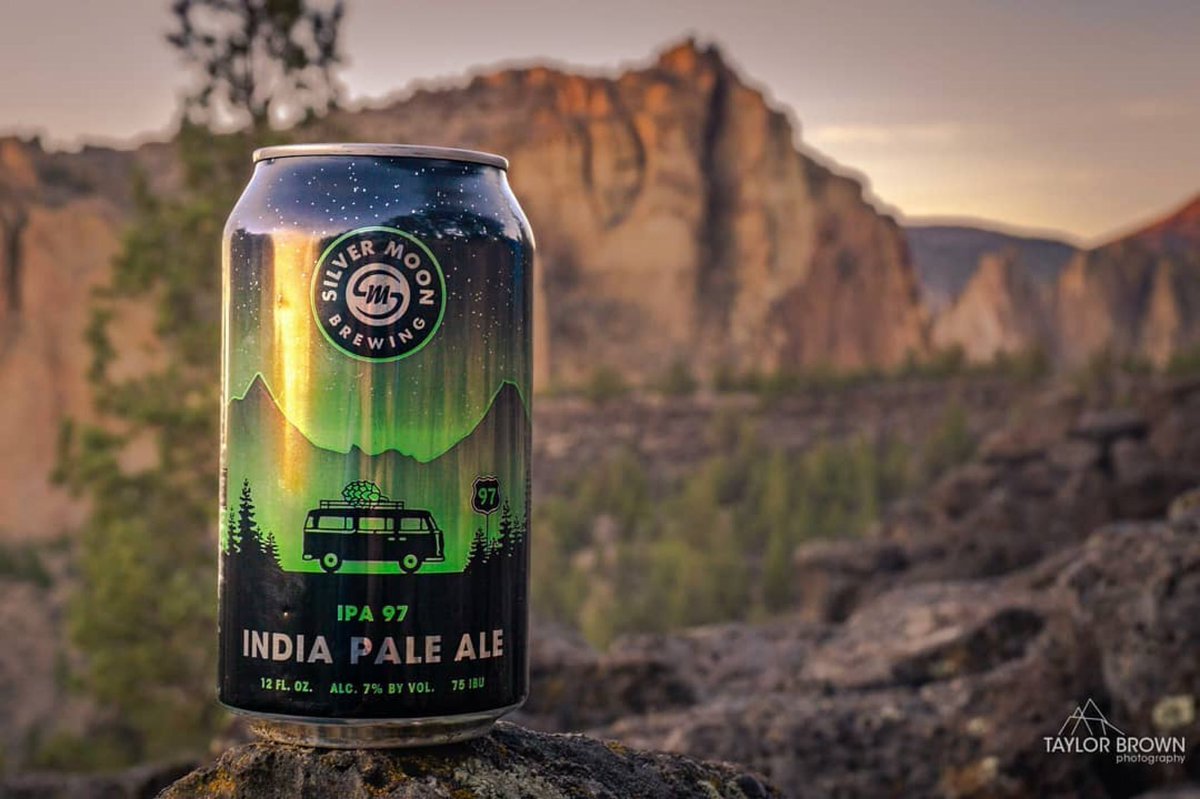 SilverMoonBeer's tweet photo. Good Climbs. Good Times. Great Beers.. 🍻CHEERS 📸: @tbrophotography 
#StellarBeer #silvermoonbrewing #ipa97 #smithrockstatepark #centraloregon https://t.co/GF3dQA6588