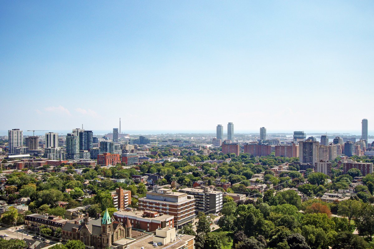 CoreAssetsRE's tweet image. Just bring your personal belongings, everything else is here! 1 bedroom furnished apt close to downtown. More photos + details here: bit.ly/2RhBeeF