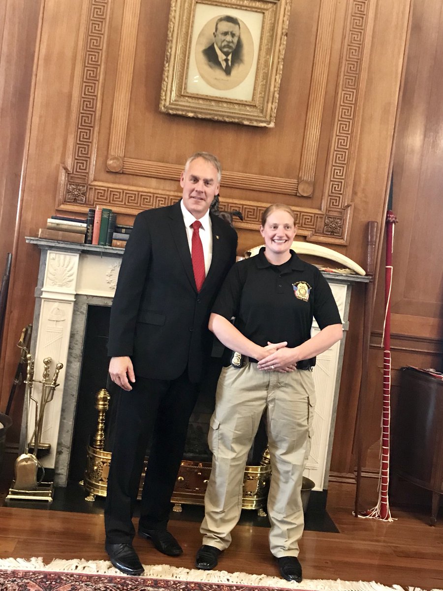 Awesome to meet the men and women of the <a href="/NatlParkService/">National Park Service</a> <a href="/BLMNational/">Bureau of Land Management - National</a> <a href="/USFWS/">U.S. Fish and Wildlife Service</a> and <a href="/forestservice/">USDA Forest Service</a> wildland fire honor guards. Incredible work.