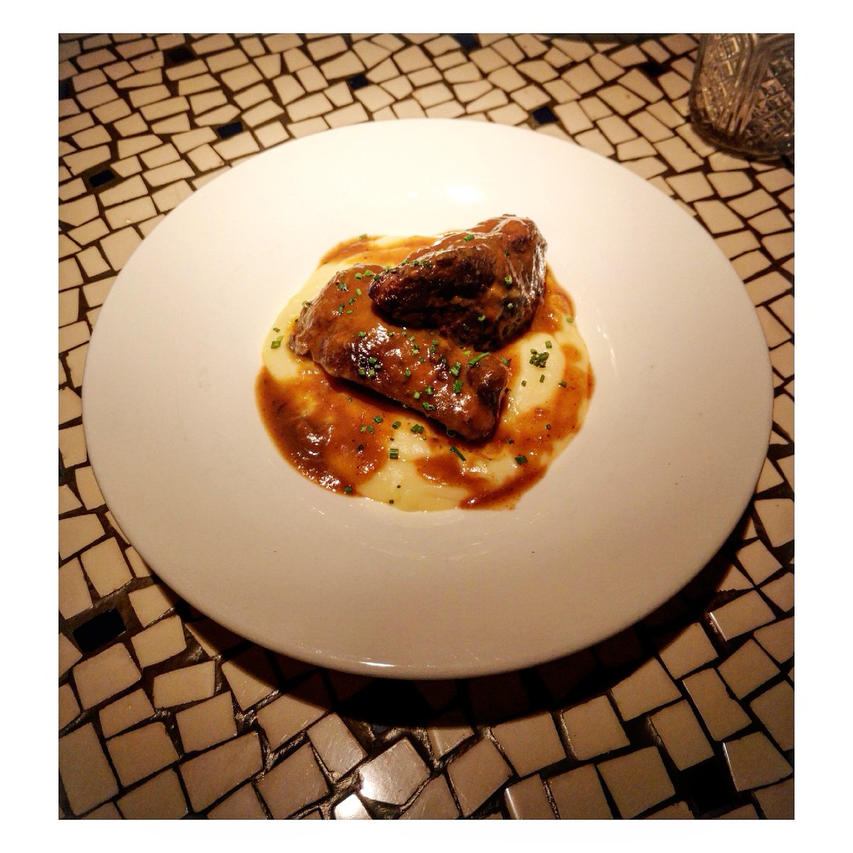 MatuteMadrid's tweet photo. ¿Has probando nuestra Carrillera de Ternera? Es un acierto tanto para el almuerzo como para la cena... 
.

#GrupoLaFábrica #Matute #MatuteMadrid #GastroBar #Foodies #RestauranteMadrid #PornFood #Carrillera #Ternera https://t.co/Y7Y6jQbVnJ