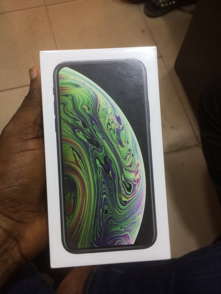 SamAbims's tweet photo. Iphone Xs 64gb now available at #DGTech for #450,000
Start placing your order 🙏 https://t.co/VcMlMGIQfp