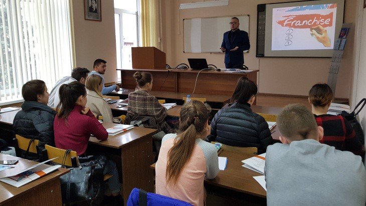 mybiz71's tweet image. 2 октября в Тульском регионе стартовала реализация федеральной программы «Ты-предприниматель 2018» на базе Тульского филиала Российского экономического университета им. Г.В. Плеханова

hub71.ru/news/regional/…