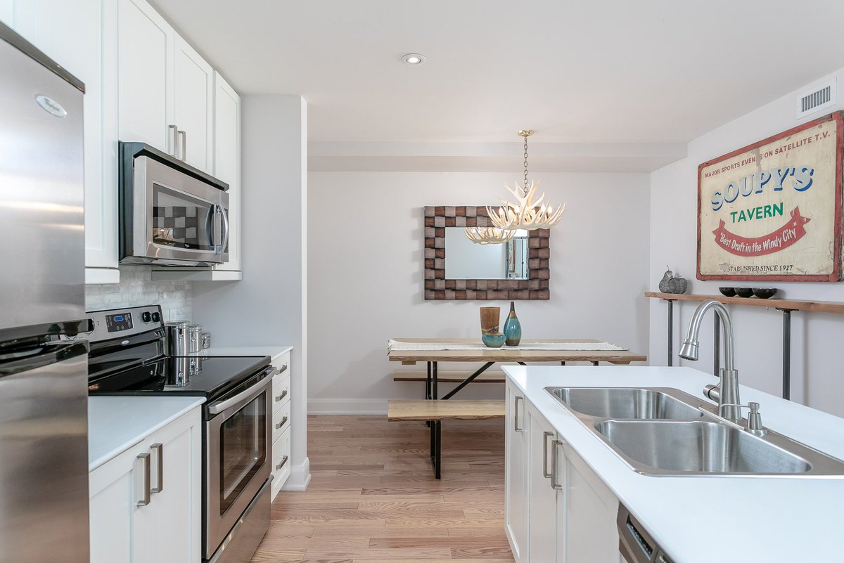 CoreAssetsRE's tweet image. This boutique building is located within beautiful Little Portugal, providing direct access to amazing restaurants, bakeries and shops. More photos + details: bit.ly/2zMLCEi