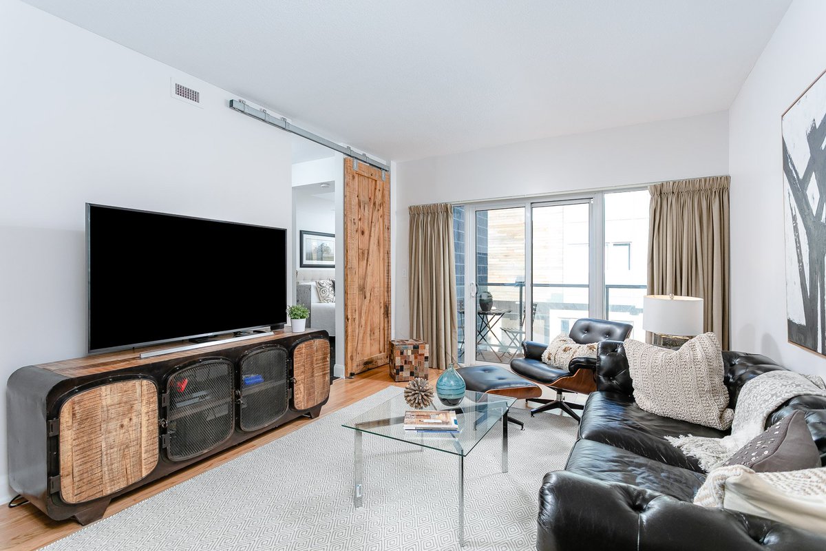 CoreAssetsRE's tweet image. This boutique building is located within beautiful Little Portugal, providing direct access to amazing restaurants, bakeries and shops. More photos + details: bit.ly/2zMLCEi