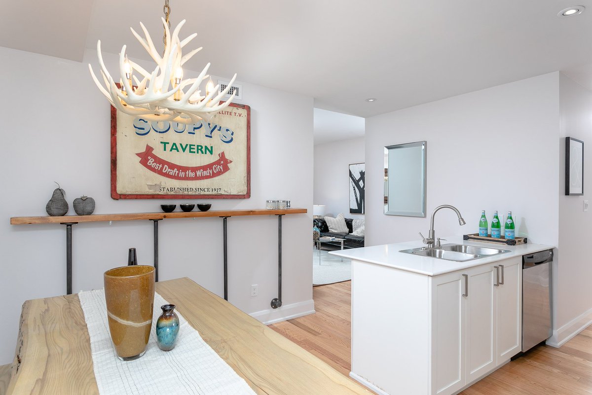 CoreAssetsRE's tweet image. This boutique building is located within beautiful Little Portugal, providing direct access to amazing restaurants, bakeries and shops. More photos + details: bit.ly/2zMLCEi