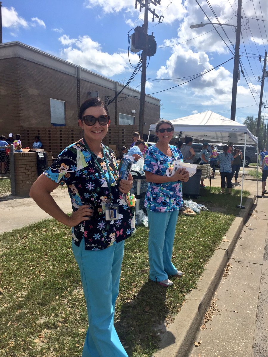 We still have food, water, and plenty of smiles 🤗☺️ to give!!! Spread the word! Located at Howe Pre-K, 1020 Meares Street! <a href="/NHCSPreK/">NHCS Early Childhood Education</a> @EricPfirman <a href="/tsmarkley/">Timothy Markley</a> <a href="/NewHanoverCoSch/">New Hanover County Schools</a> <a href="/Johnson_Eagles/">Johnson Pre-K Eagles</a> @PreHowe